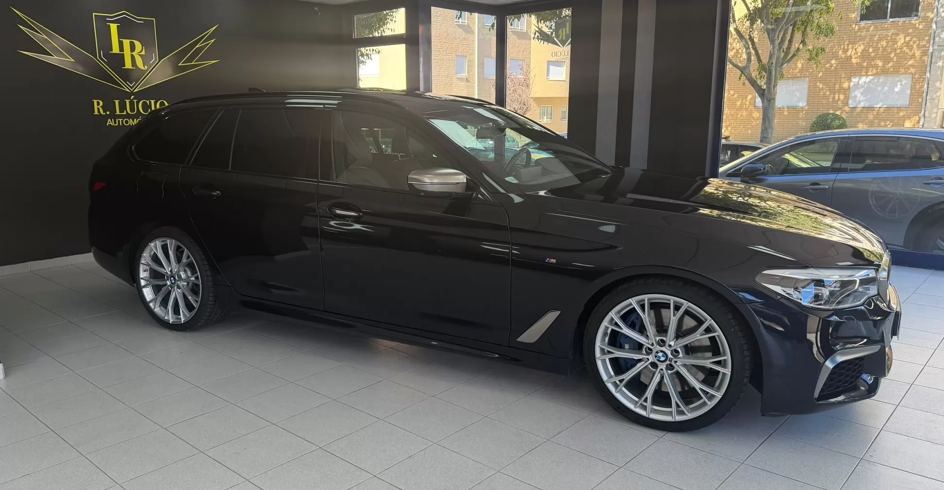 BMW M550d xDrive Touring Aut. - foto 4