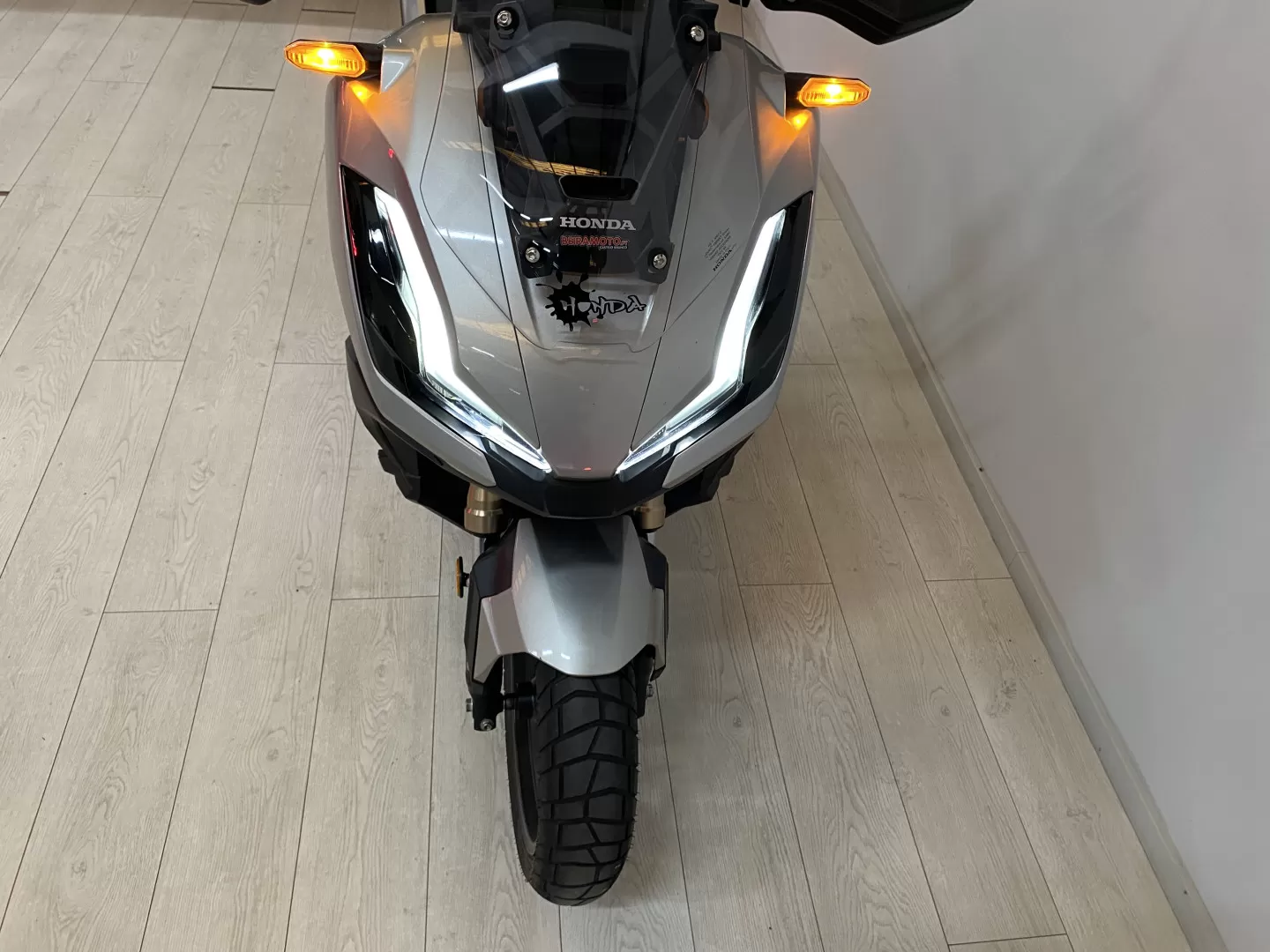 Honda ADV 350A - foto 7