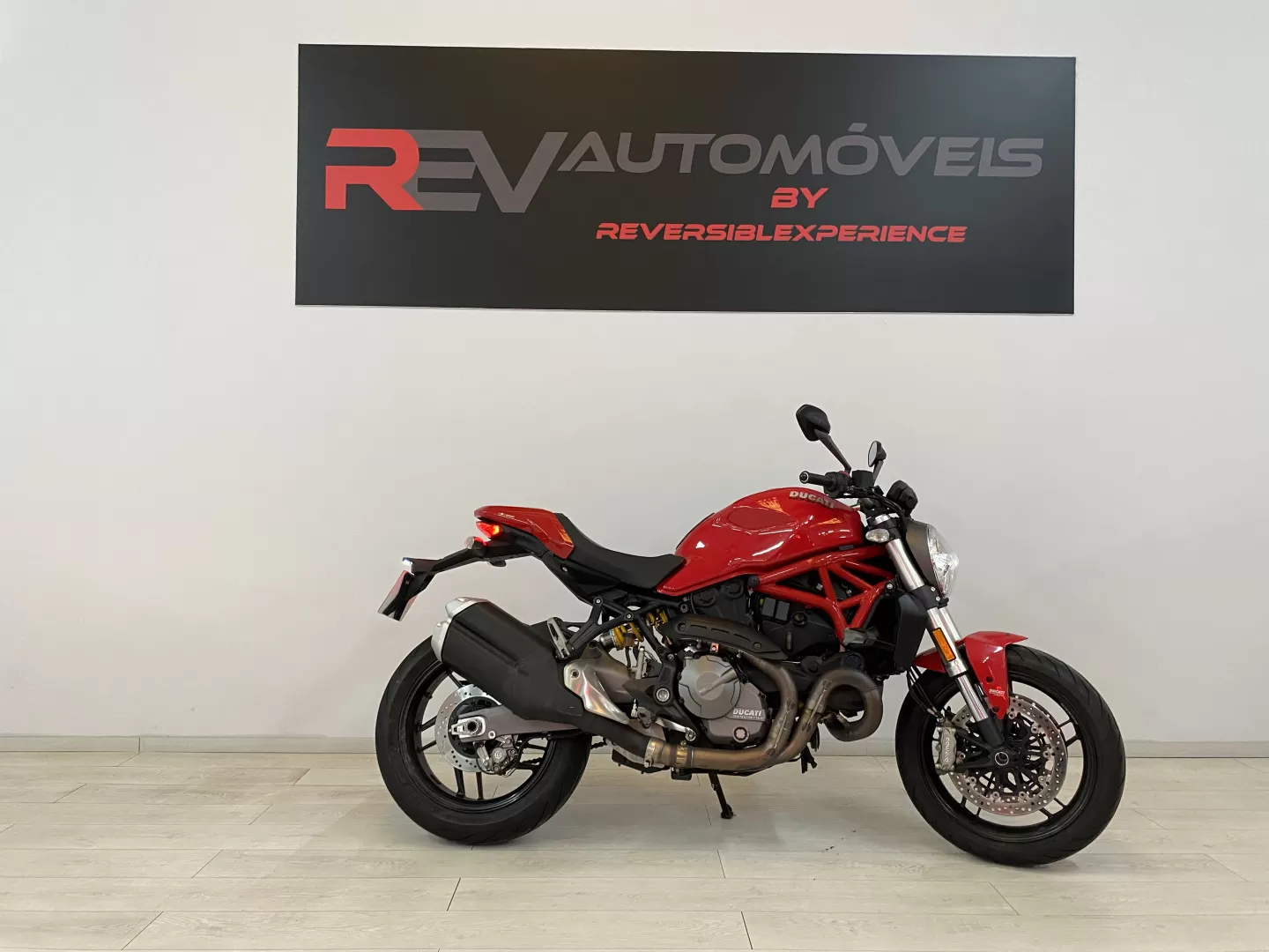 Ducati Monster 821 - foto 2