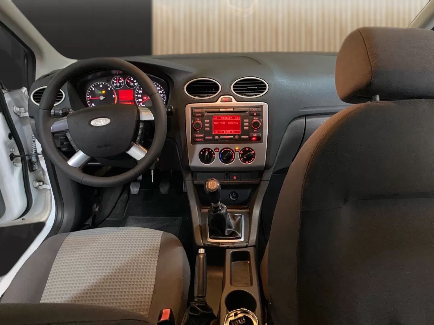Ford Focus 1.6 TDCi S - foto 8