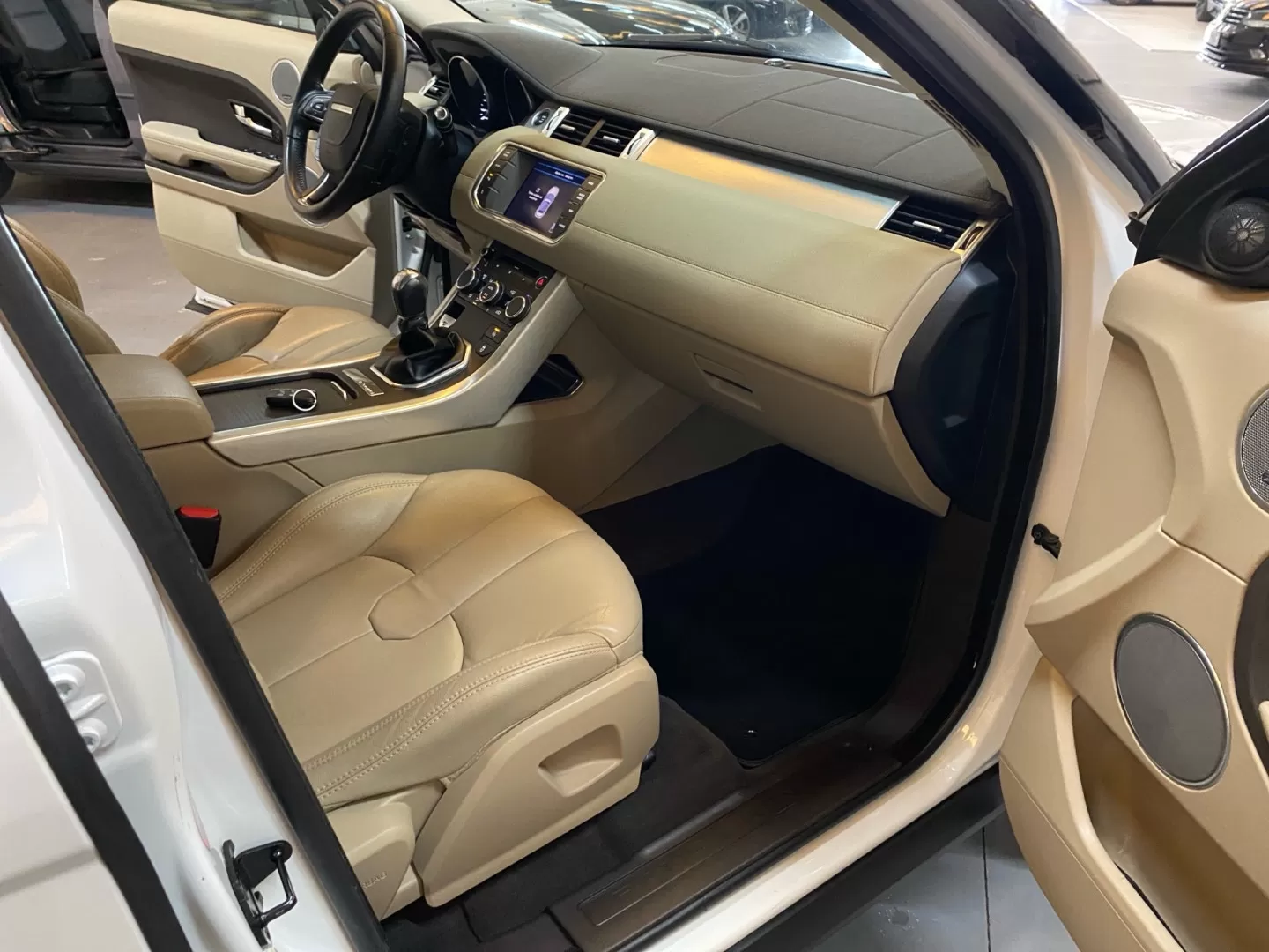 Land Rover Evoque 2.2 TD4 Dynamic - foto 8