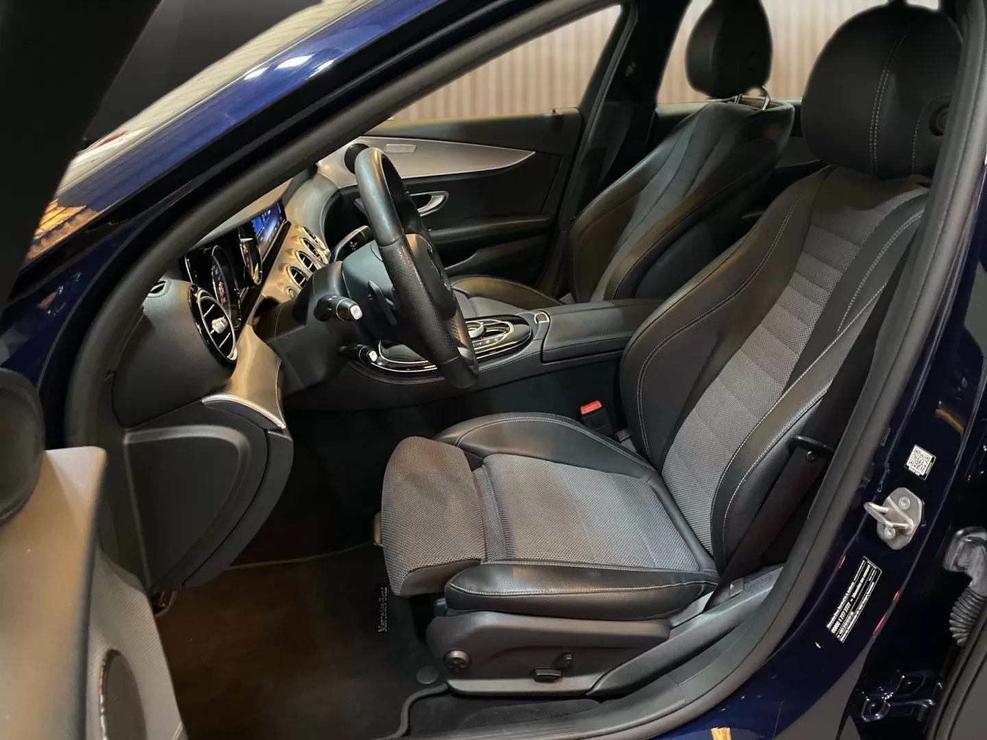 Mercedes-Benz E 220 d Avantgarde - foto 7
