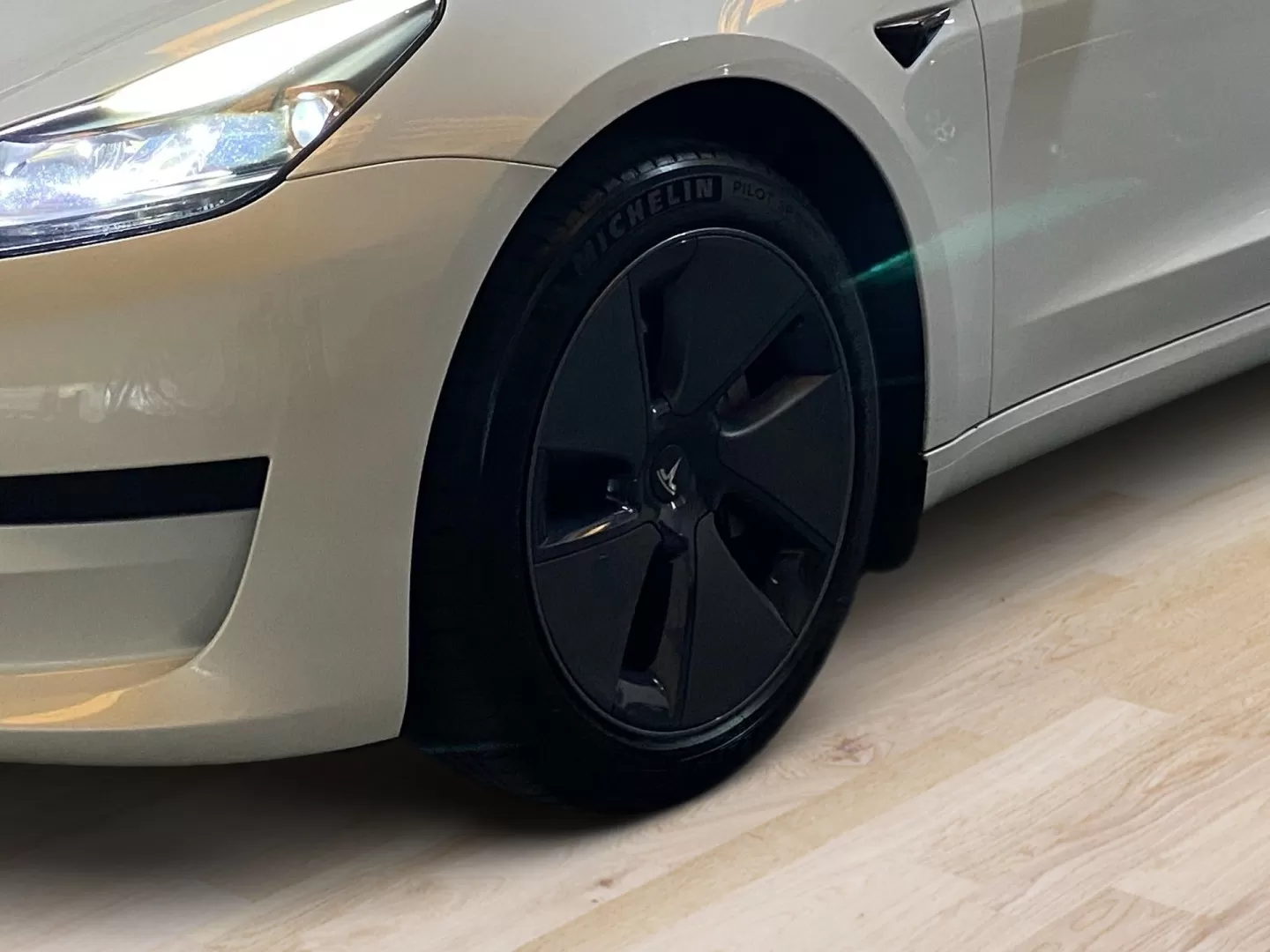 Tesla Model 3 Standard Range Plus RWD - foto 6