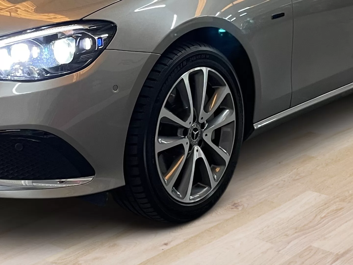 Mercedes-Benz E 300 de Avantgarde 4Matic - foto 6