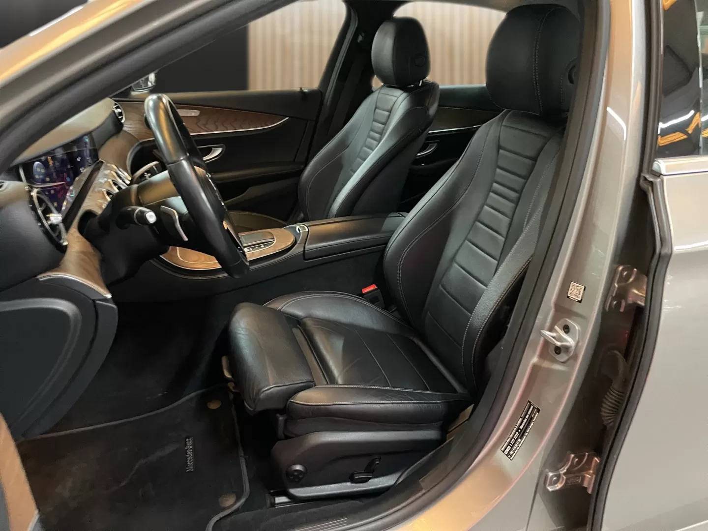 Mercedes-Benz E 300 de Avantgarde 4Matic - foto 7