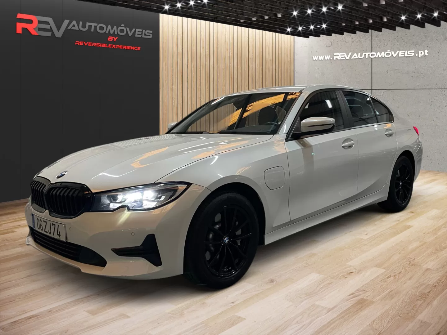 BMW 330e LINE SPORT