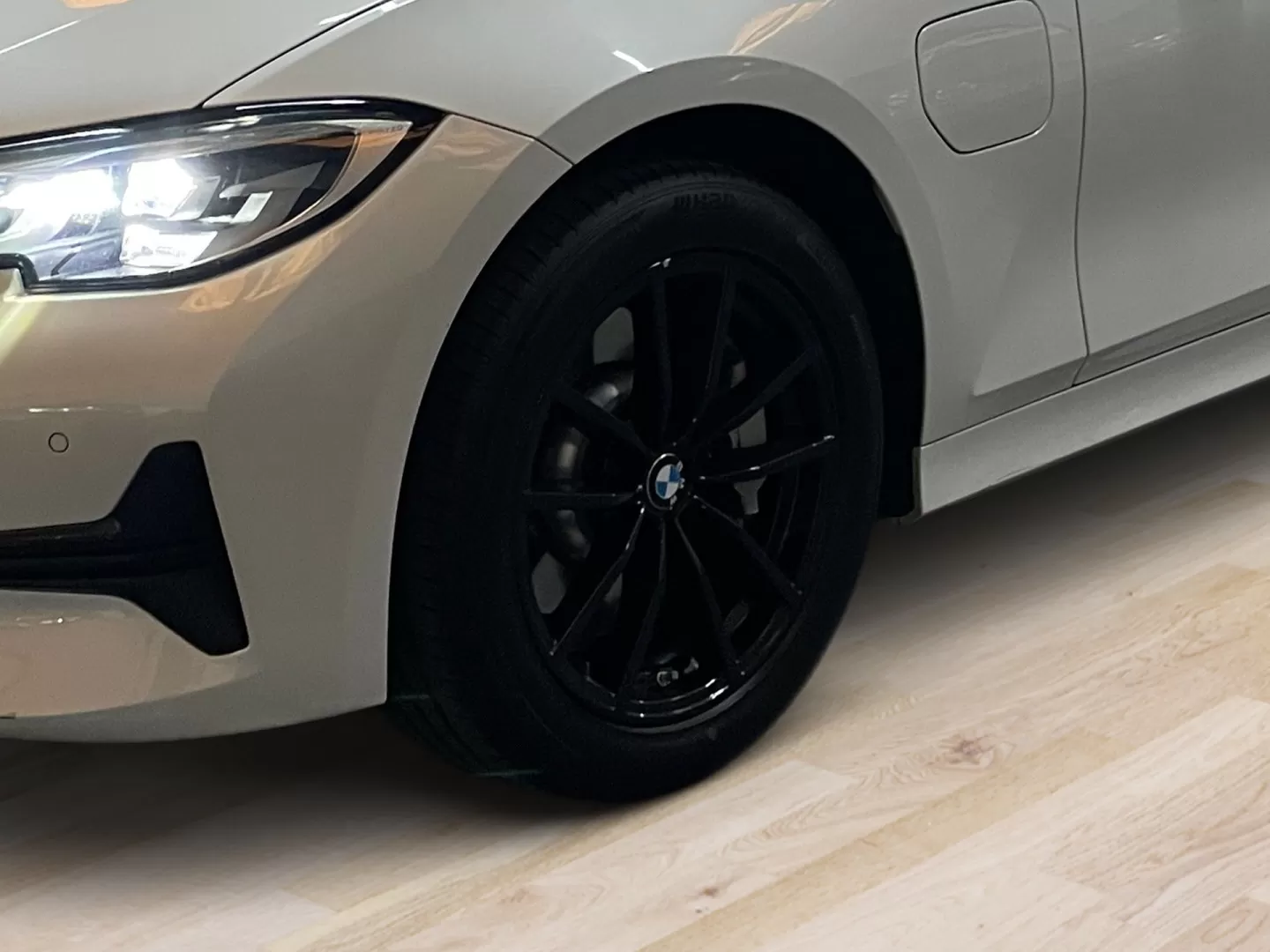 BMW 330e LINE SPORT - foto 6