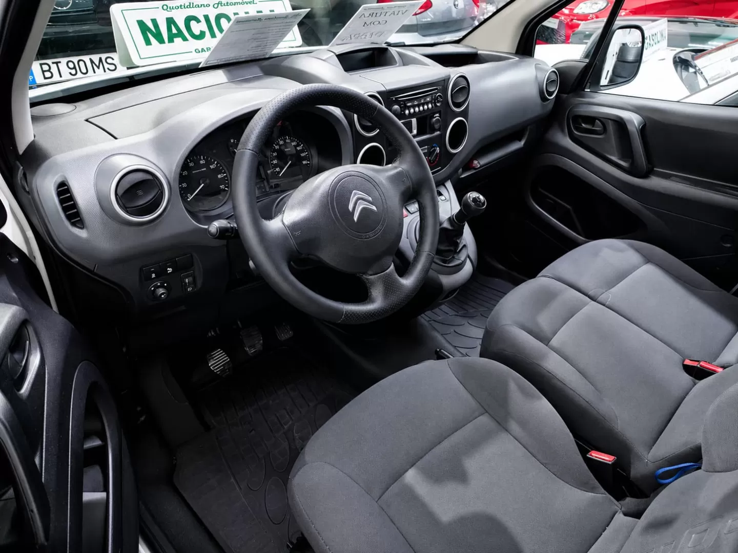 Citroën  Berlingo 1.6 HDI L2 3L FRIO + ISOTERMICA - foto 6
