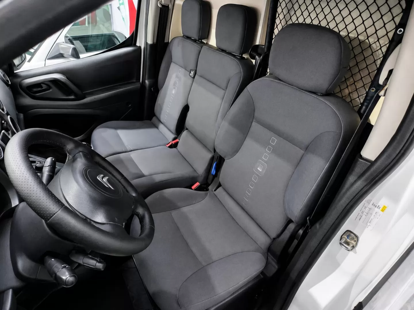 Citroën  Berlingo 1.6 HDI L2 3L FRIO + ISOTERMICA - foto 7