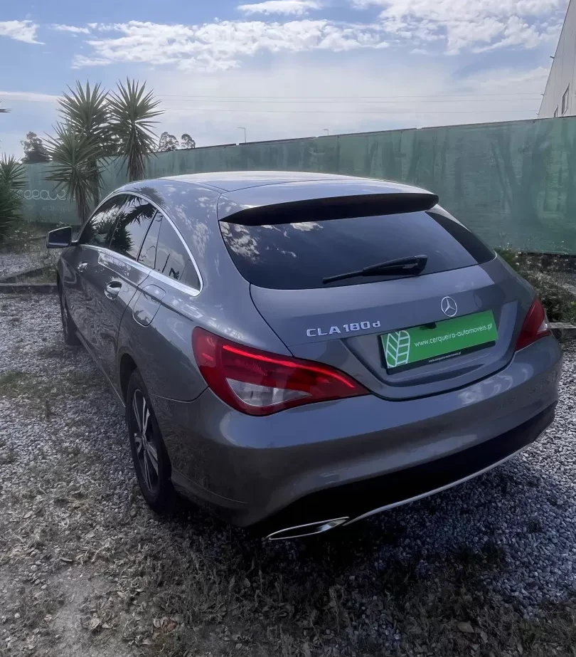 Mercedes-Benz CLA 180 d Shooting Brake - foto 7