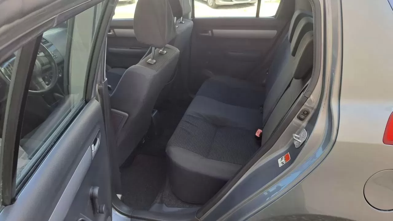 Suzuki Swift 1.3 DDiS GL - foto 7