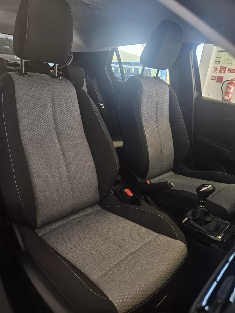 Opel Corsa 1.2 T Edition - foto 8
