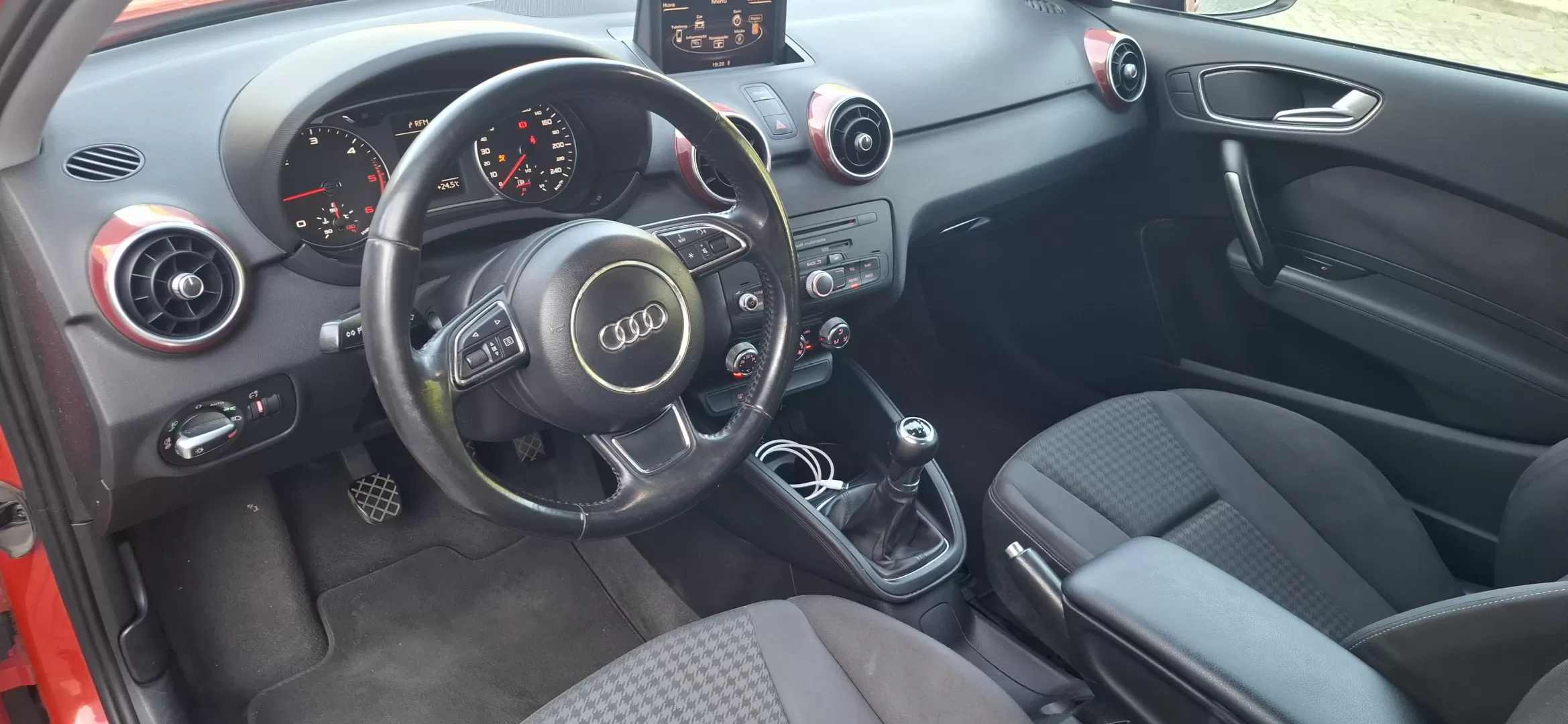 Audi A1 1.6 TDI Attraction - foto 8