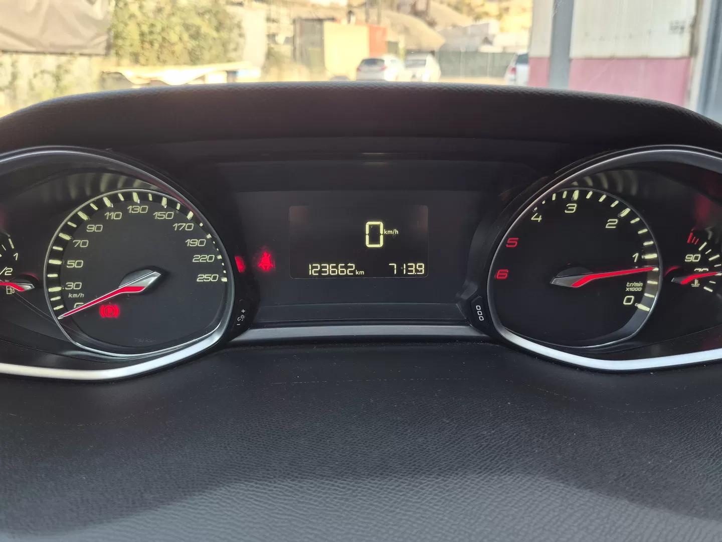 Peugeot 308 SW 1.6 BlueHDi Allure J17 - foto 7