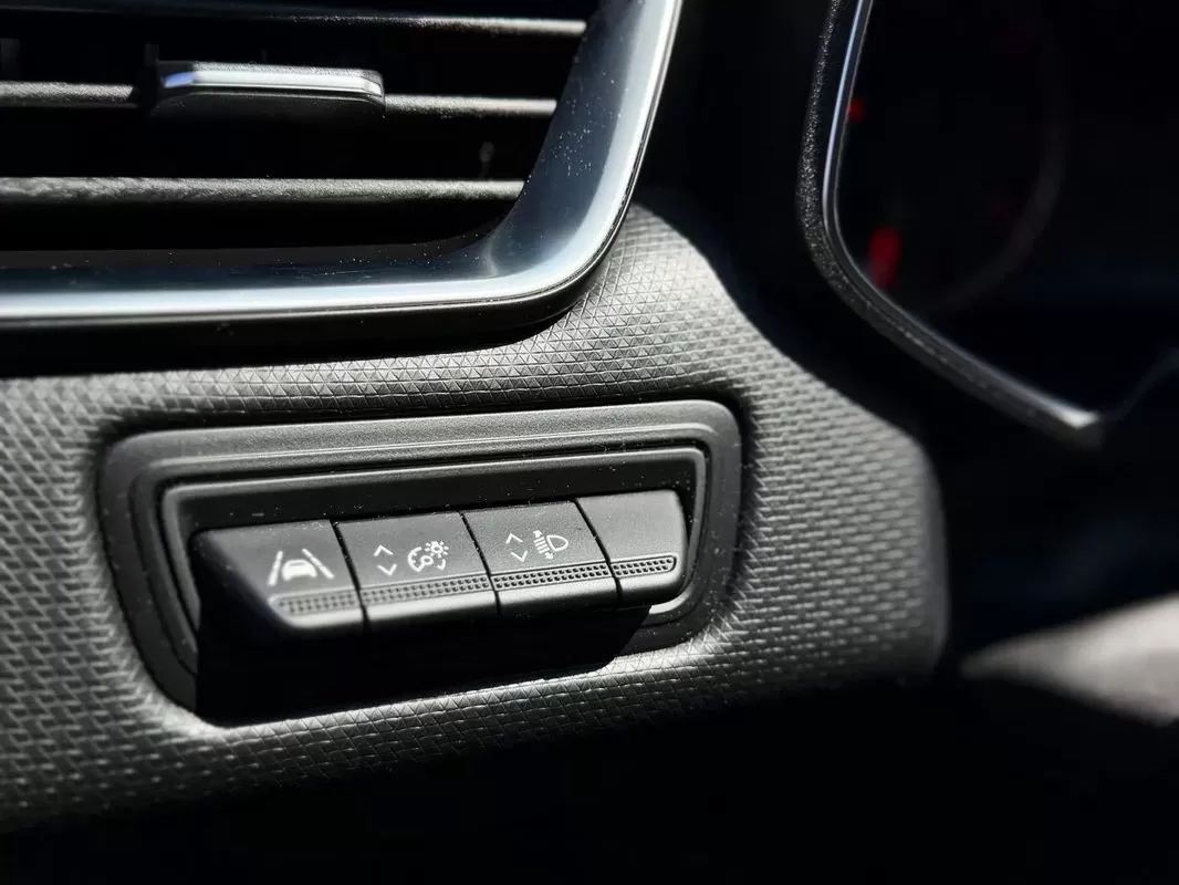 Renault Clio 1.0 TCe Exclusive - foto 8