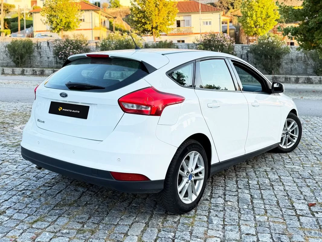 Ford Focus 1.5 TDCi Titanium - foto 2