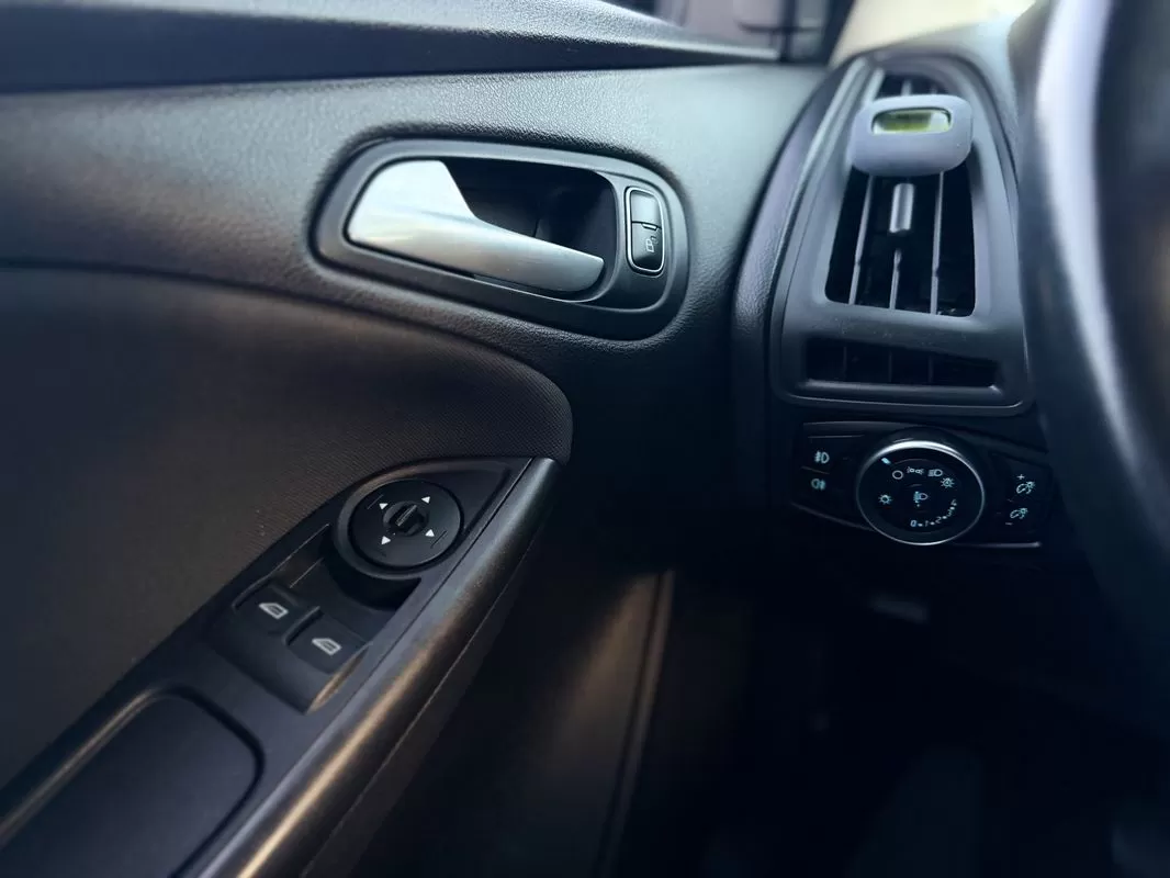 Ford Focus 1.5 TDCi Titanium - foto 8