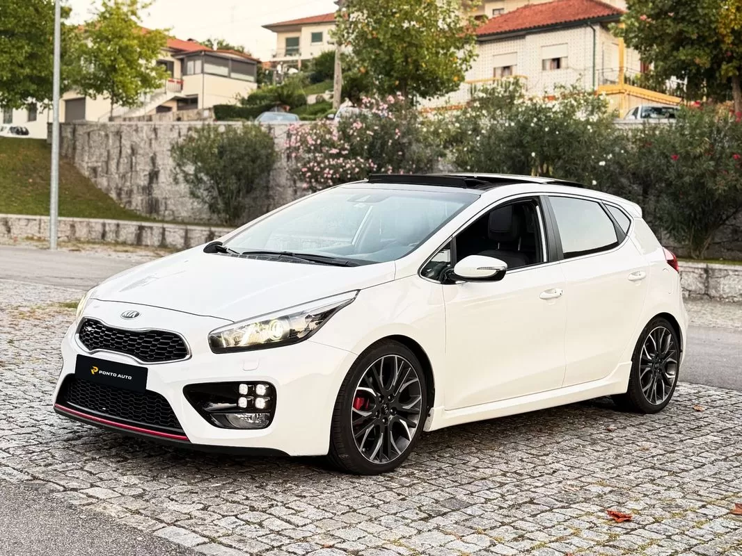 Kia Ceed 1.6 T-GDi GT - foto 3