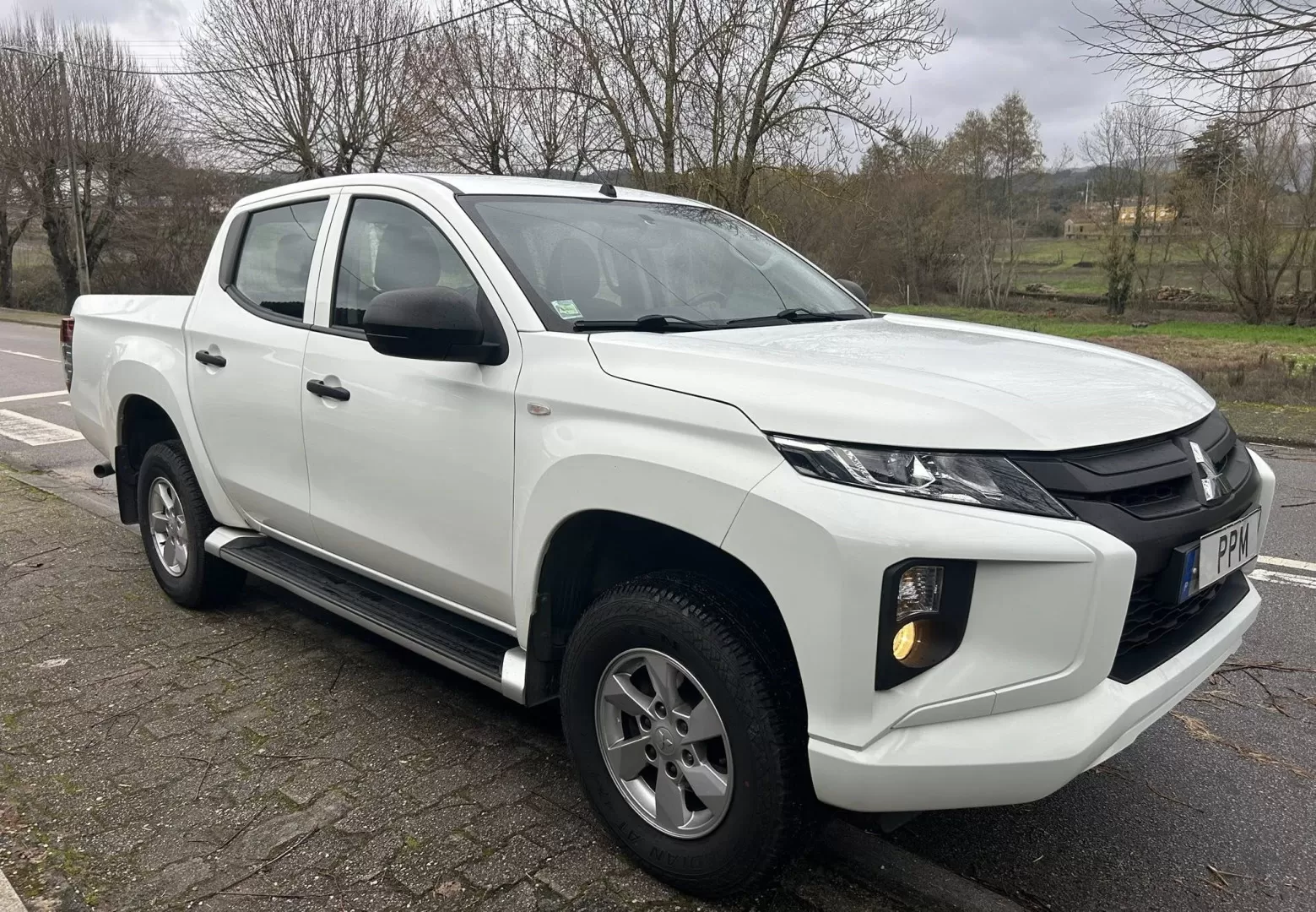 Mitsubishi  L200 - foto 2