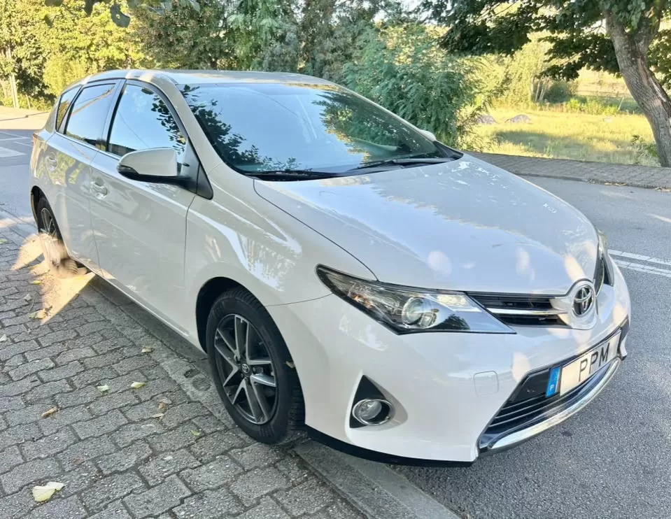 Toyota Auris 1.4 D-4D ACtive - foto 2