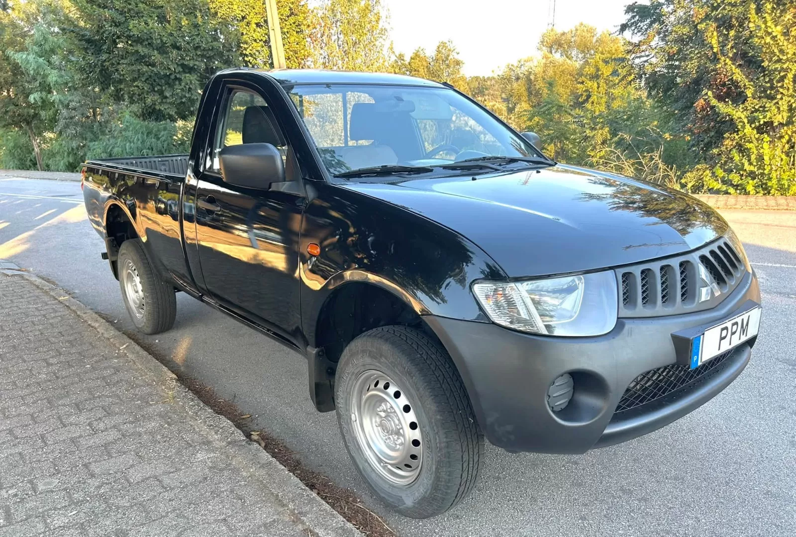 Mitsubishi  L200 4x4 IVA dedutível - foto 2