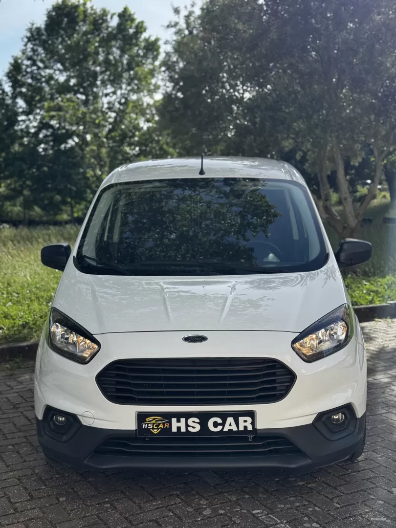 Ford  Transit Courier - foto 2