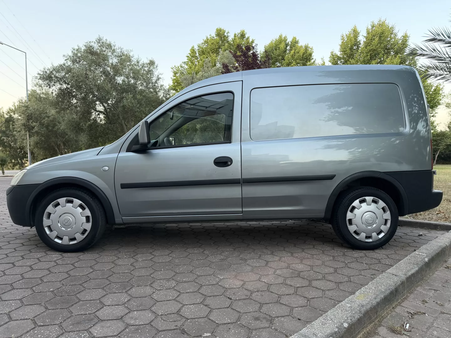 Opel  Combo 1.3 CDTI AUT - foto 5