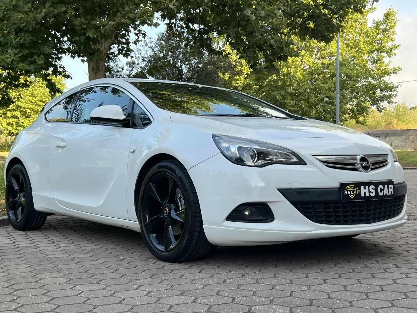 Opel Astra GTC 1.7 CDTi Black OPC Line S/S J20 - foto 4