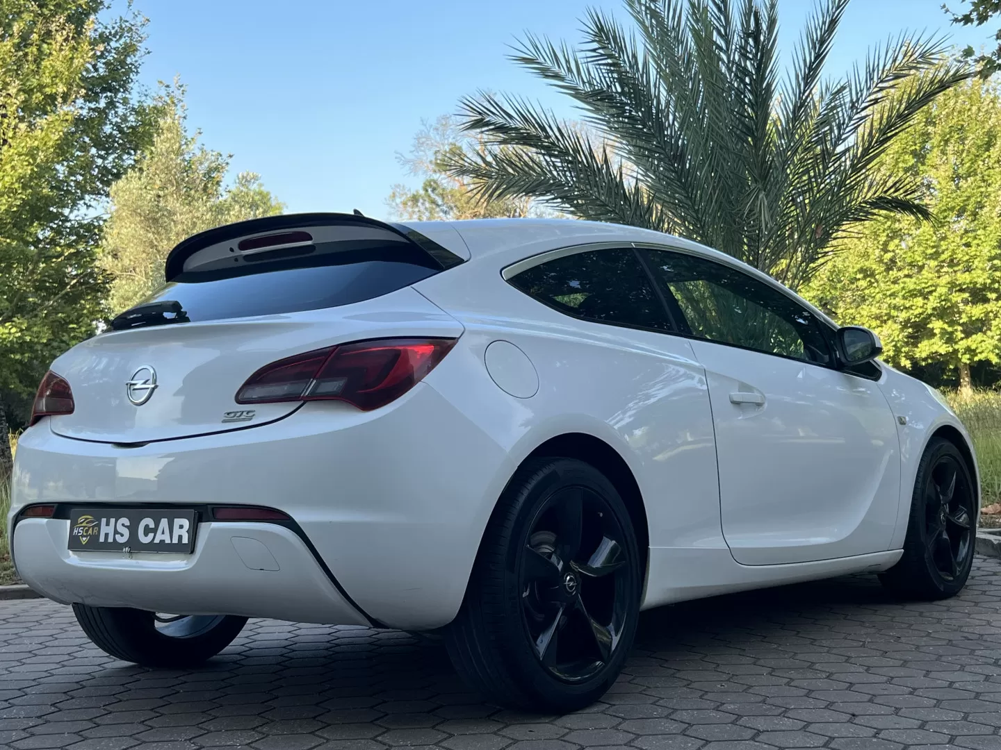 Opel Astra GTC 1.7 CDTi Black OPC Line S/S J20 - foto 8