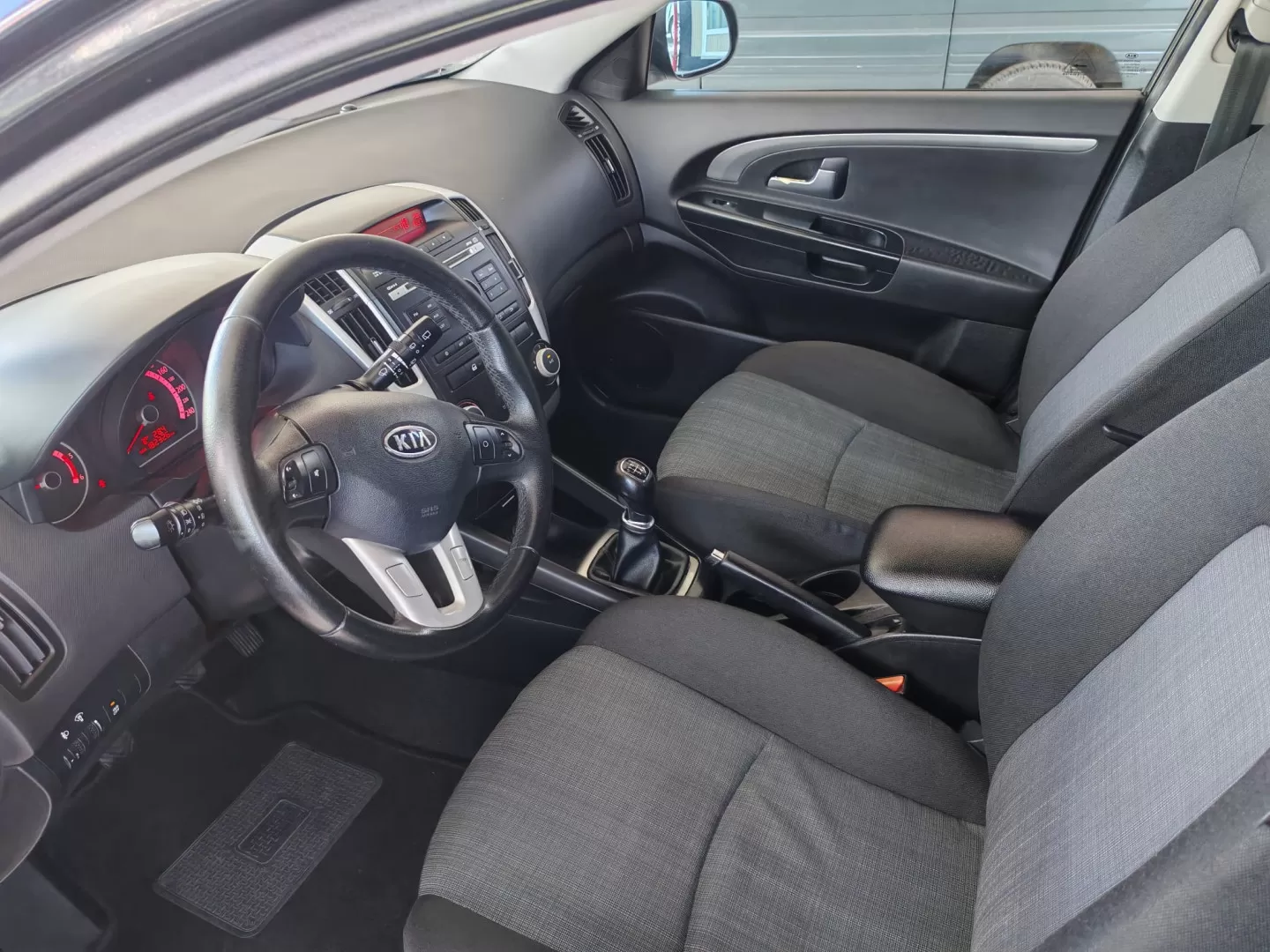 Kia Ceed SW 1.6 CRDi TX ISG - foto 4