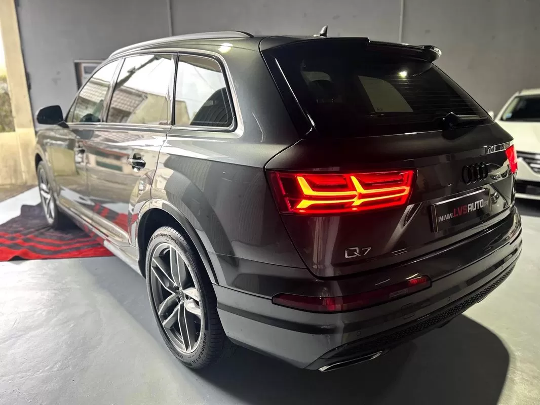 Audi Q7 3.0 TDI quattro S-line Tiptronic 7L - foto 3