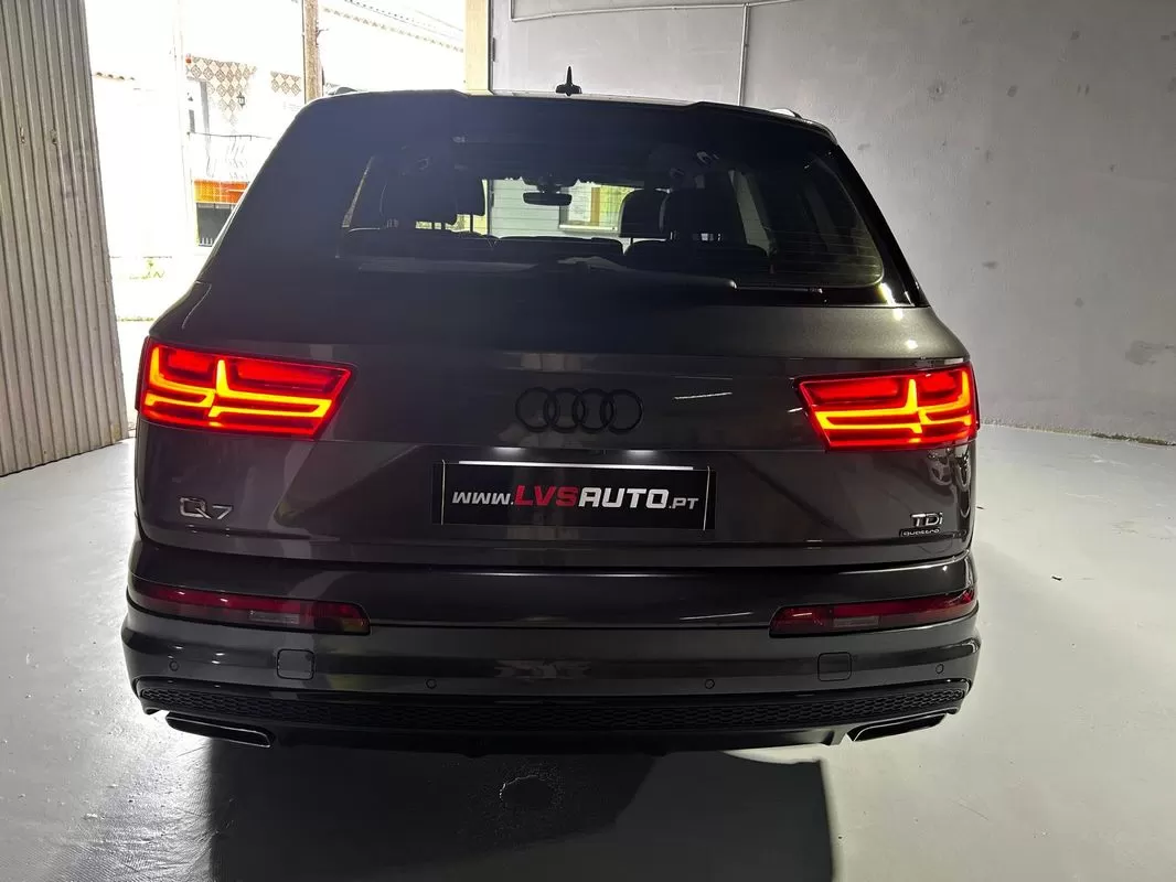 Audi Q7 3.0 TDI quattro S-line Tiptronic 7L - foto 4