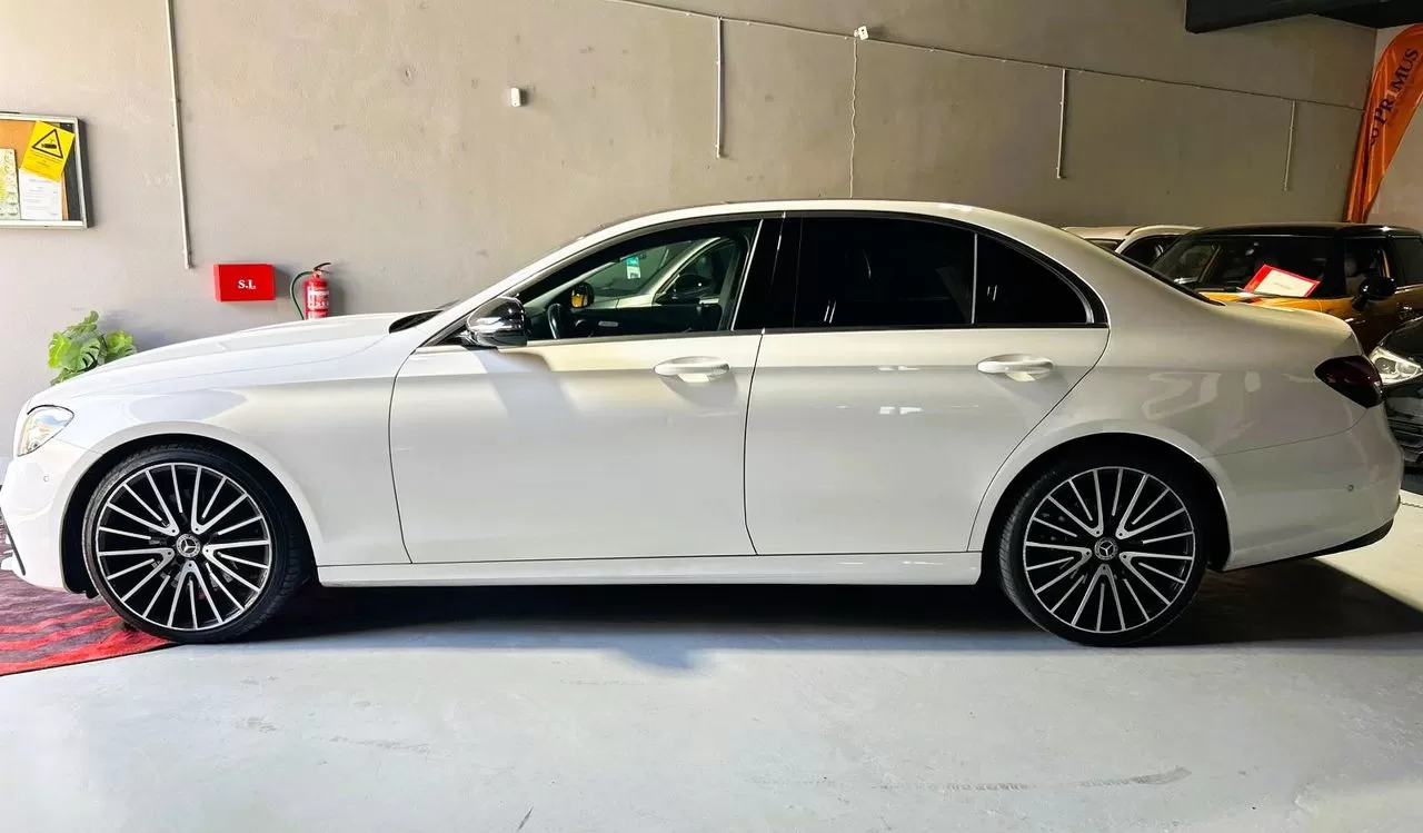 Mercedes-Benz E 200 d AMG Line - foto 2