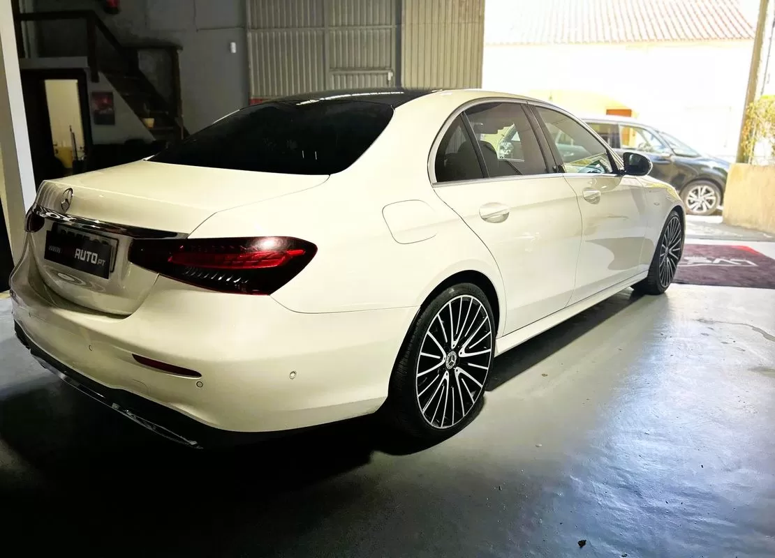 Mercedes-Benz E 200 d AMG Line - foto 5