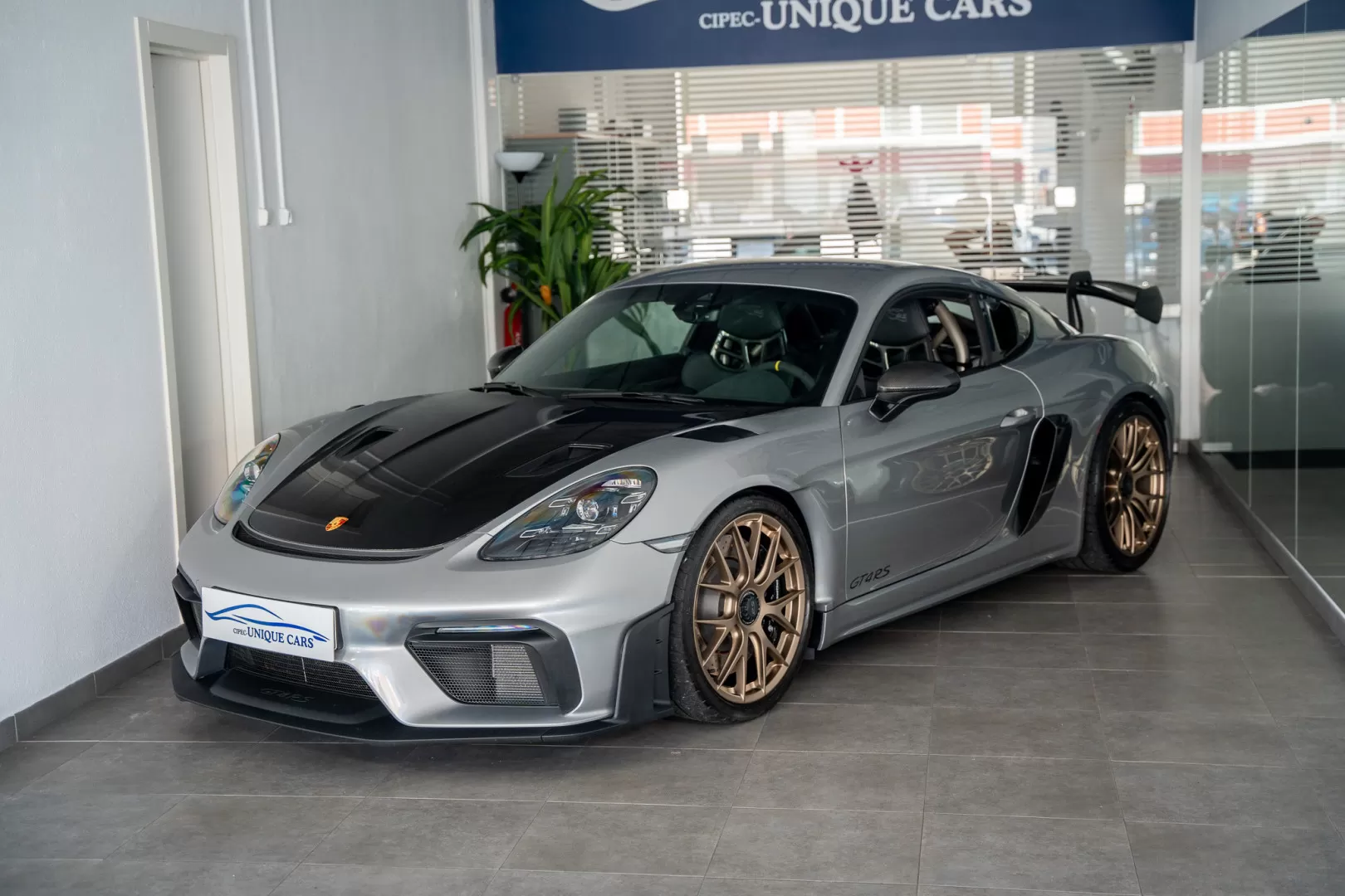 Porsche 718 Cayman GT4 RS - foto 2