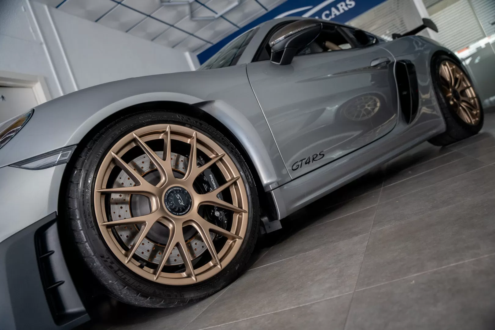 Porsche 718 Cayman GT4 RS - foto 4