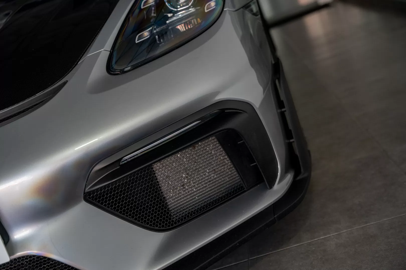 Porsche 718 Cayman GT4 RS - foto 7