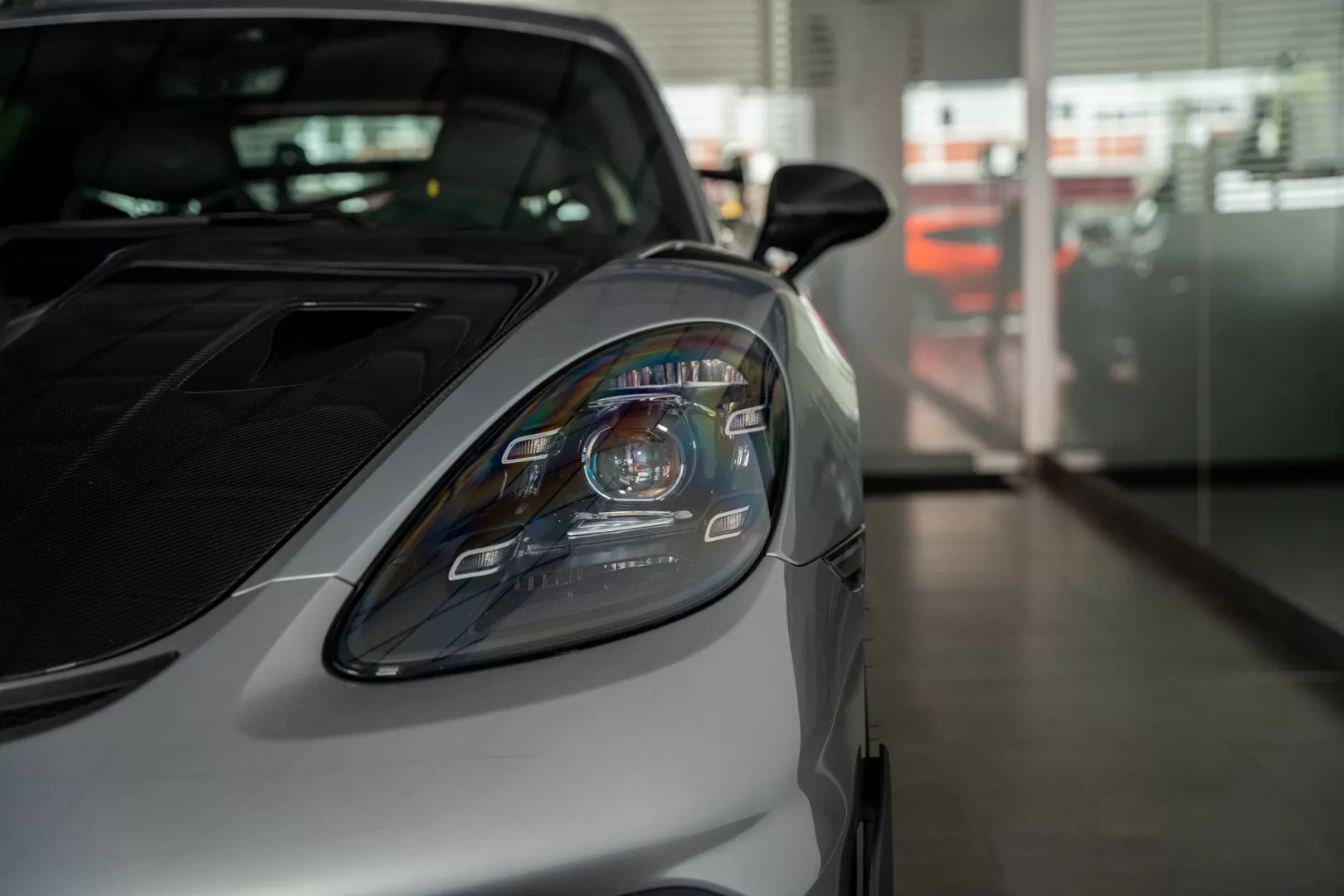 Porsche 718 Cayman GT4 RS - foto 8