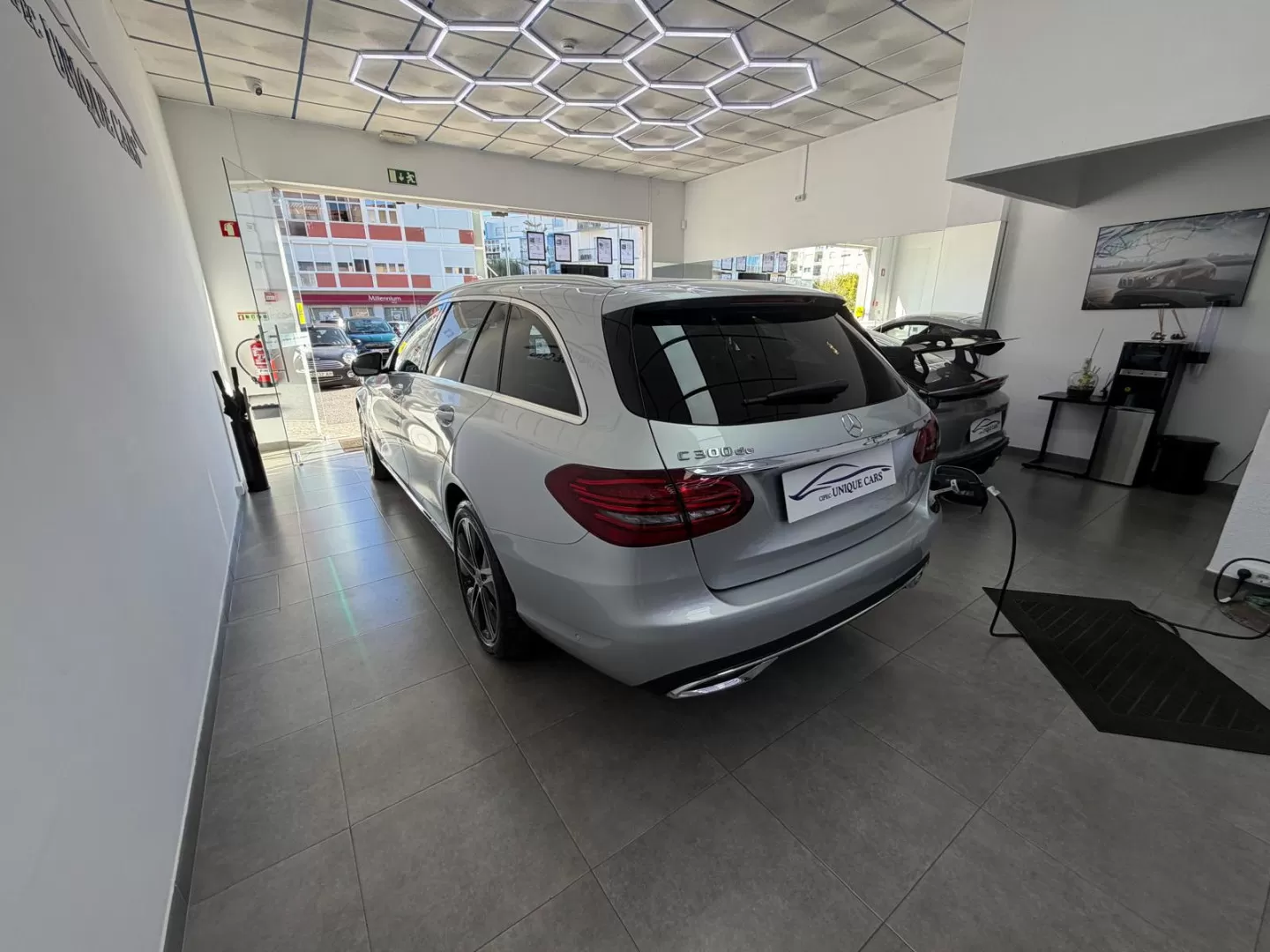 Mercedes-Benz C 300 Business Plus - foto 2