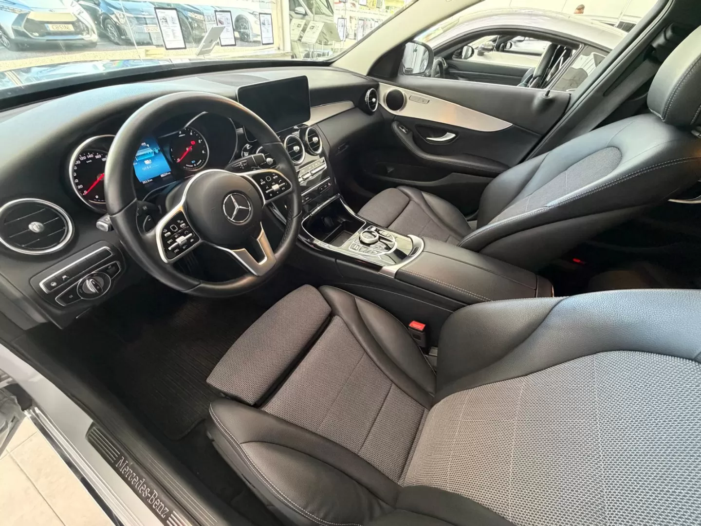 Mercedes-Benz C 300 Business Plus - foto 5