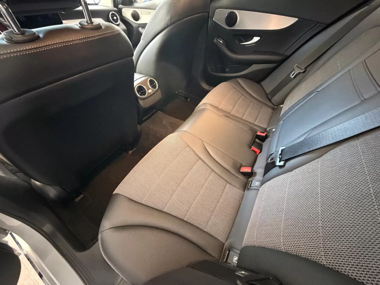 Mercedes-Benz C 300 Business Plus - foto 7