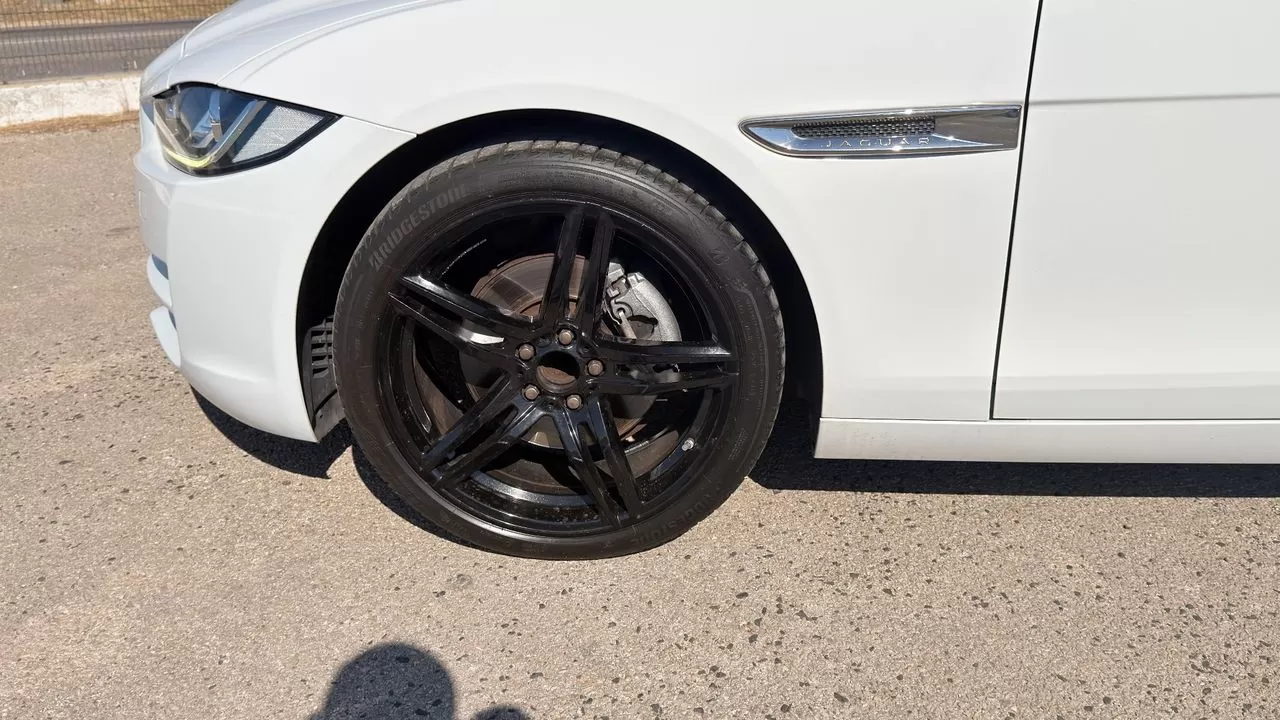 Jaguar XE  20d Aut Pure - foto 4