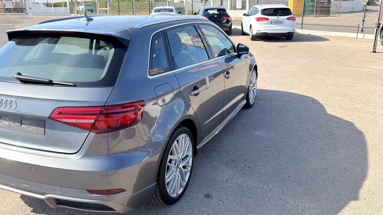 Audi A3 Sportback 1.6 TDI S-line - foto 3