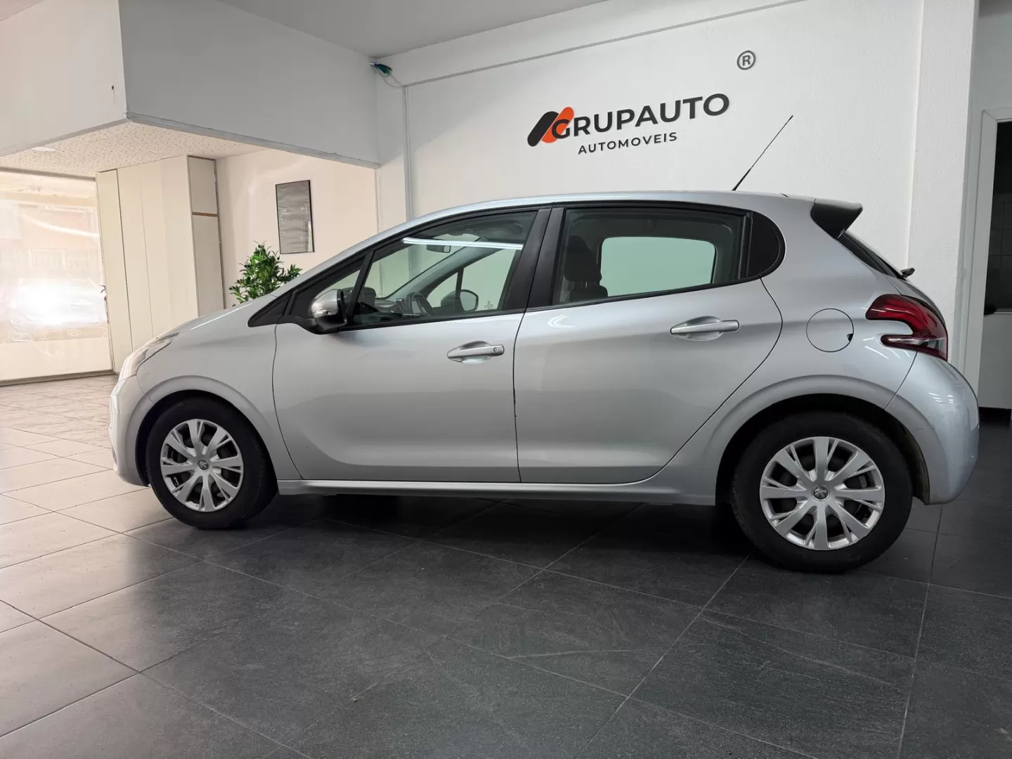 Peugeot 208 1.4 HDi Active - foto 3