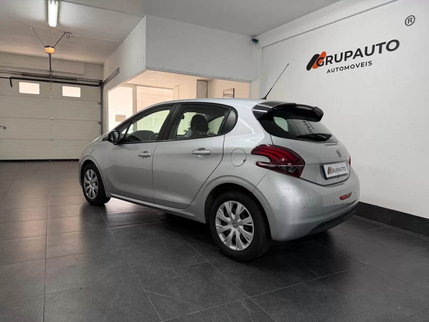 Peugeot 208 1.4 HDi Active - foto 4
