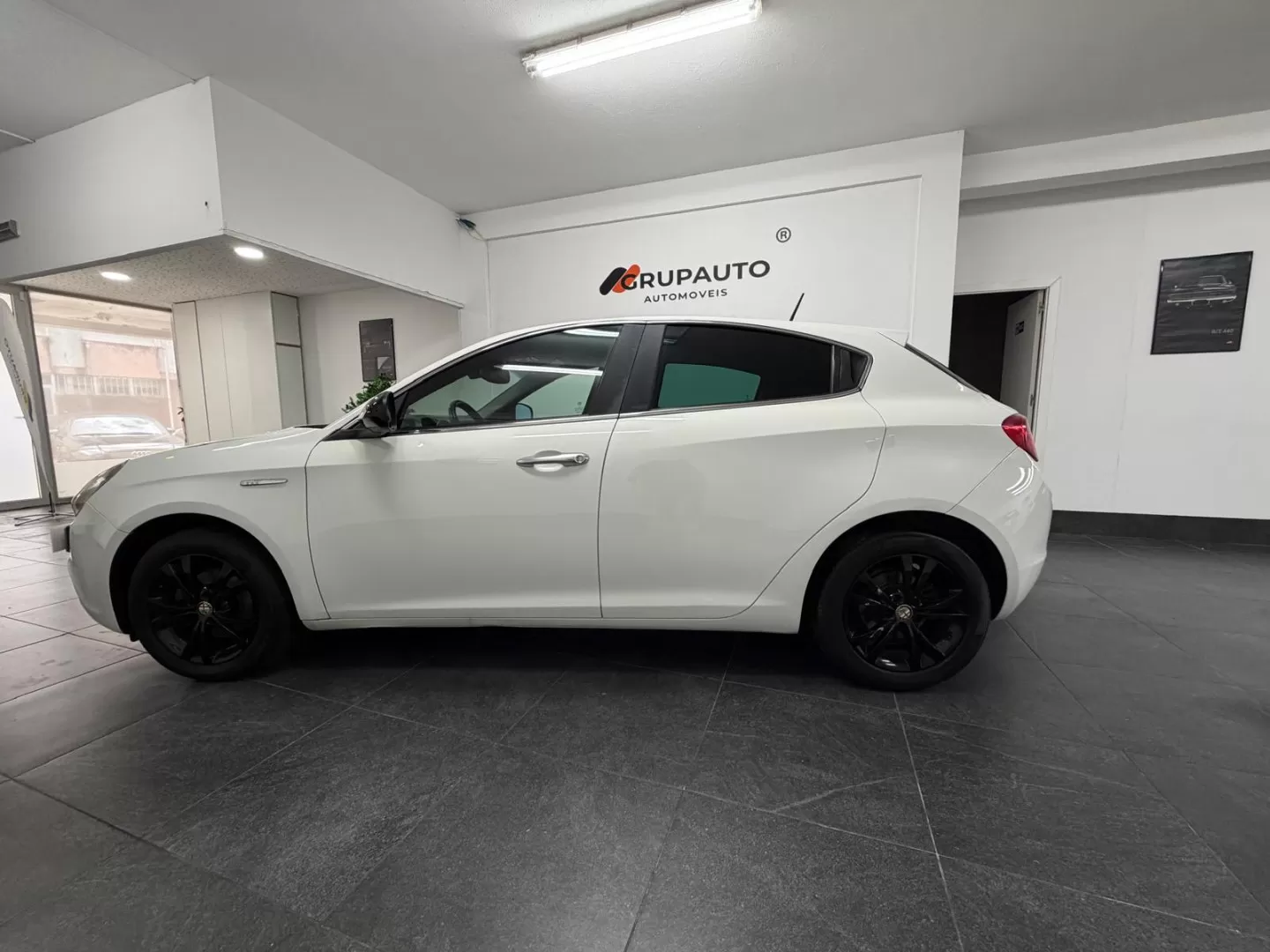 Alfa Romeo Giulietta 1.6 JTDM Trofeo - foto 2