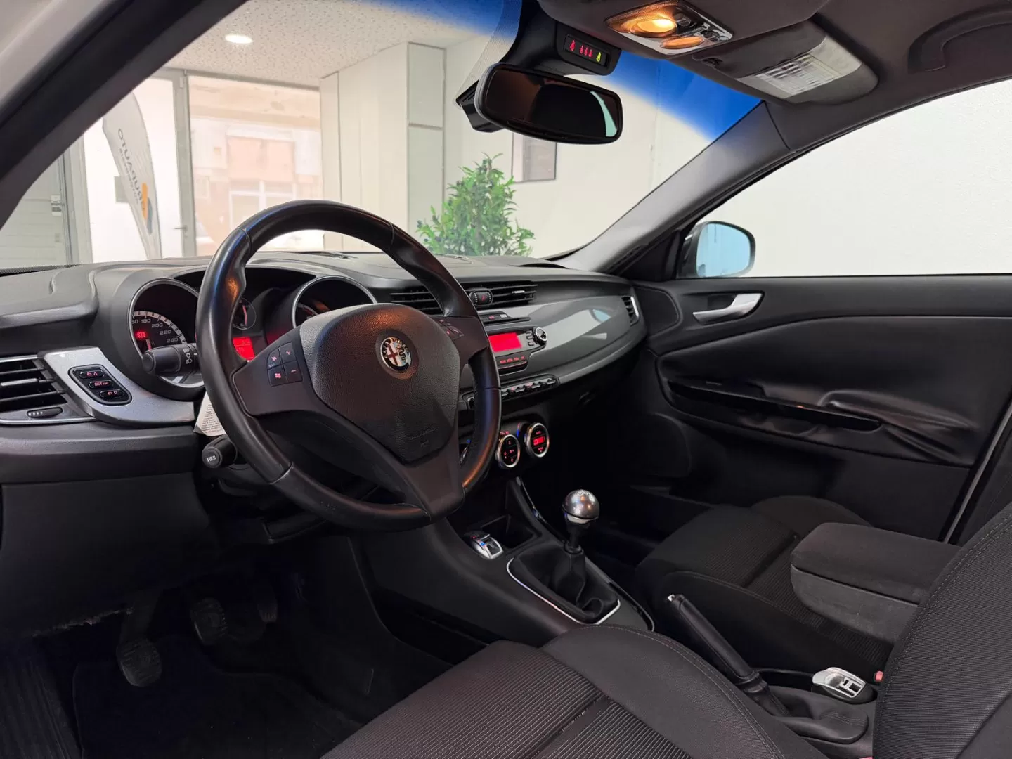 Alfa Romeo Giulietta 1.6 JTDM Trofeo - foto 5