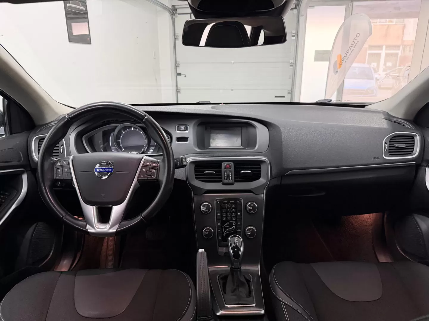 Volvo V40 1.6 D2 Eco Momentum - foto 4