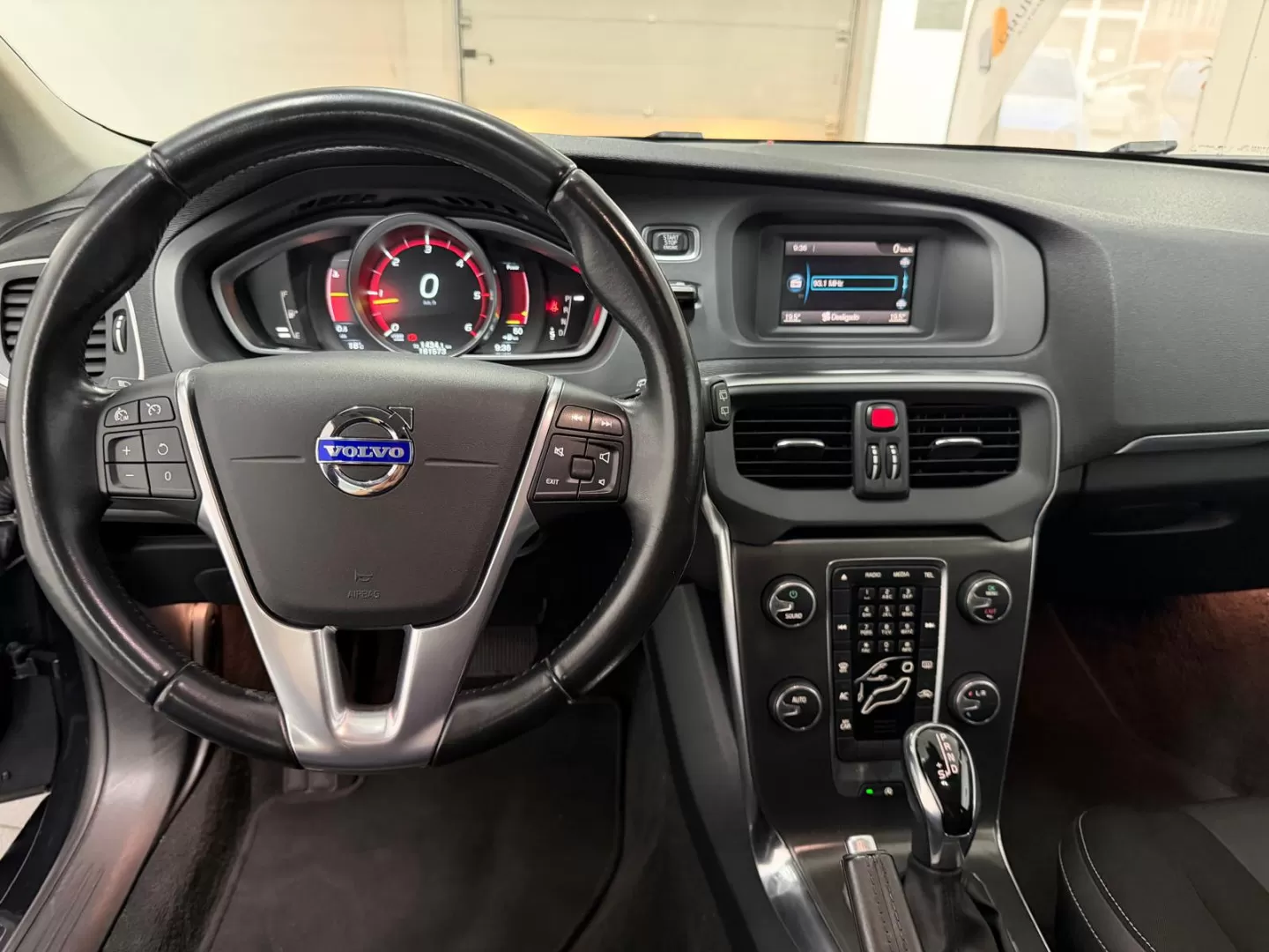 Volvo V40 1.6 D2 Eco Momentum - foto 5