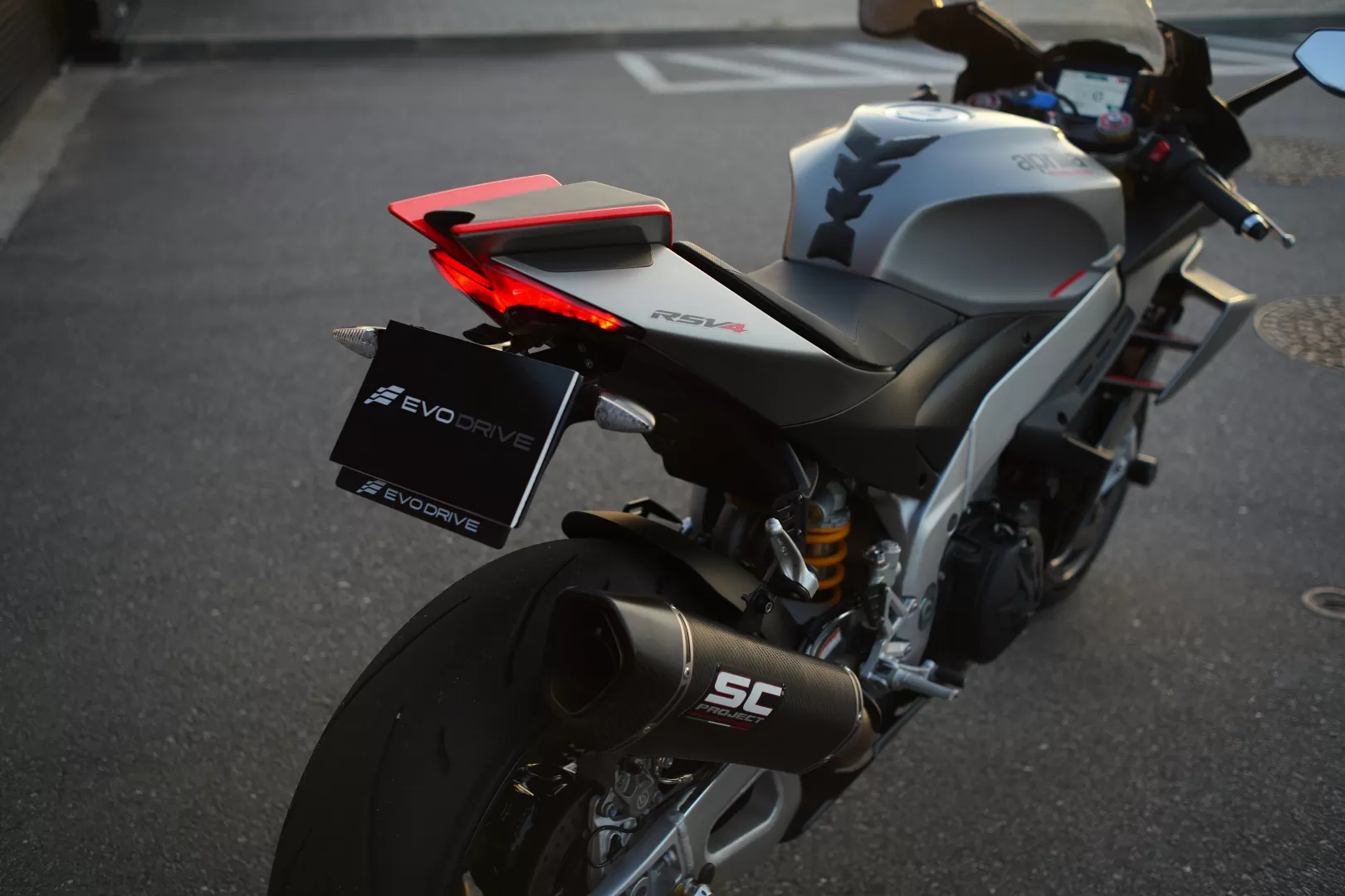 Aprilia RSV 4 - foto 7